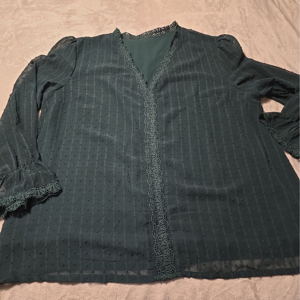 Hunter Green Lace Swiss Doy Bell End Sleeve V-neck Flowy Blouse Plus Size